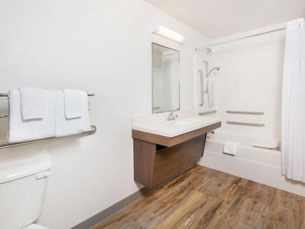 WoodSpring Suites Savannah Pooler : photo 6 de la chambre chambre quadruple avec 2 lits queen-size et baignoire - accessible aux personnes à mobilité réduite - non-fumeurs