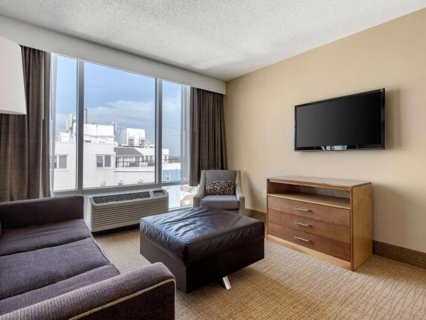 Hilton Vacation Club Ocean Beach Club Virginia Beach : photo 4 de la chambre suite 1 chambre - accessible aux personnes malentendantes - vue sur ville