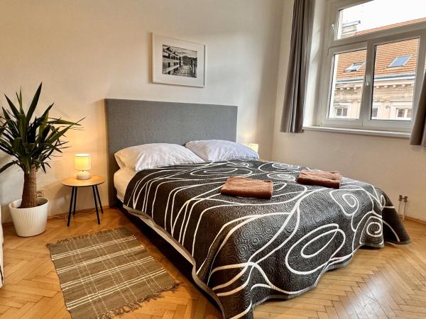 Pension SKLEP : photo 1 de la chambre chambre triple avec salle de bains commune