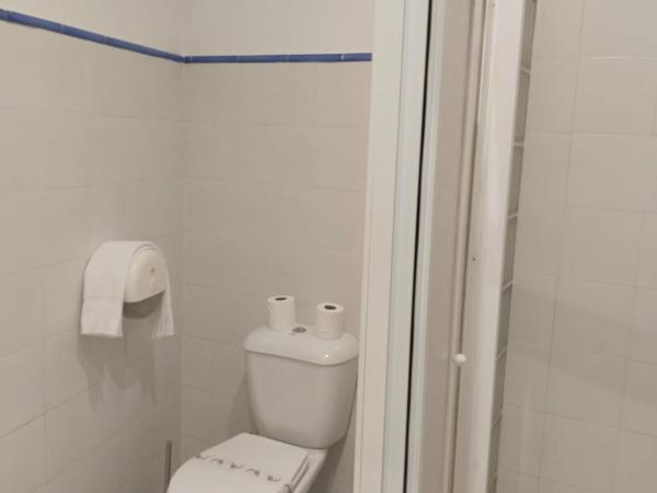 Hostel Mayflowers : photo 3 de la chambre chambre double deluxe avec douche