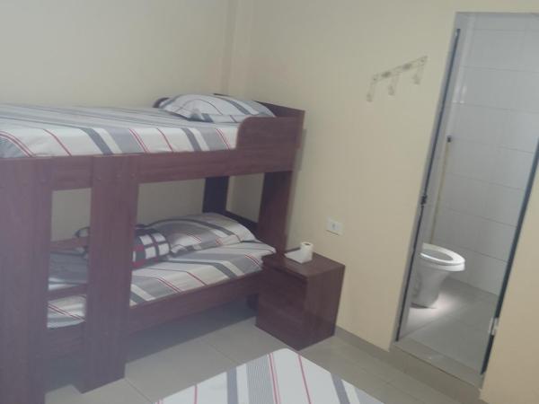 Royal Hotel : photo 5 de la chambre chambre quadruple