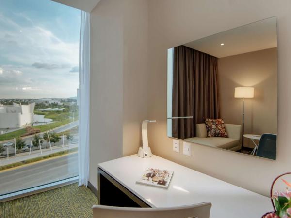 Hilton Garden Inn Puebla Angelopolis : photo 1 de la chambre chambre lit king-size