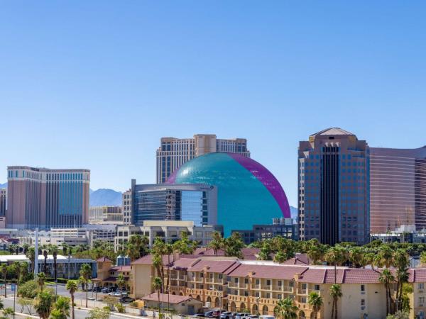 DoubleTree by Hilton Las Vegas East Flamingo : photo 2 de la chambre chambre lit king-size
