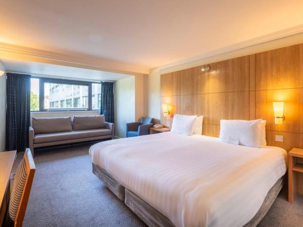 Holiday Inn Cardiff City, an IHG Hotel : photo 2 de la chambre chambre double avec canapé-lit