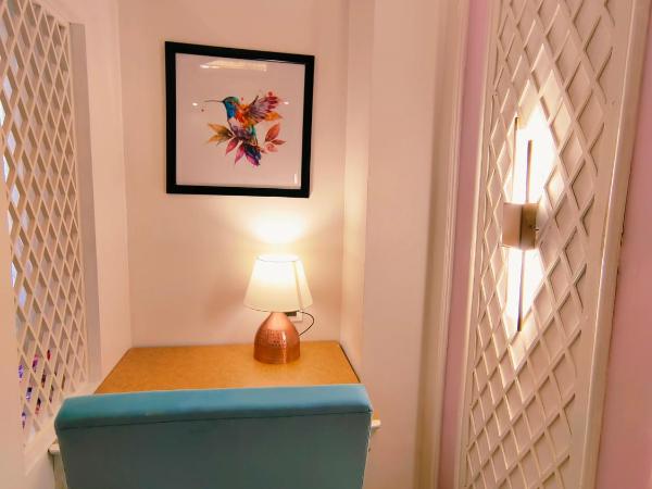 Hotel Sarang Palace - Boutique Stays : photo 6 de la chambre lavender theme neo modern room with designer bed and extra day bed