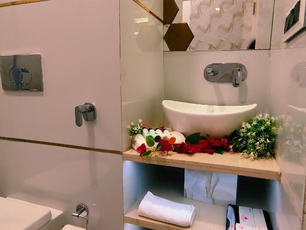 Hotel Sarang Palace - Boutique Stays : photo 10 de la chambre lavender theme neo modern room with designer bed and extra day bed