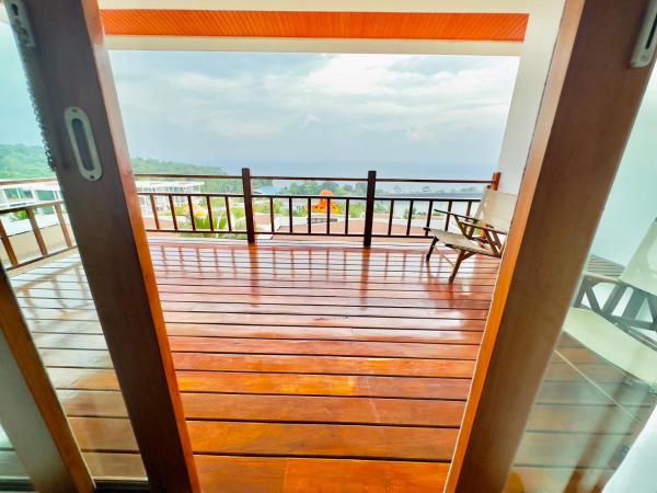 Phi Phi Mountain Beach Resort SHA Certified : photo 7 de la chambre hébergement supérieur - vue sur mer