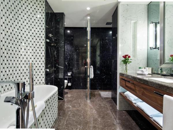 Hilton Istanbul Bomonti : photo 5 de la chambre suite lit king-size taksim avec accès au salon exécutif