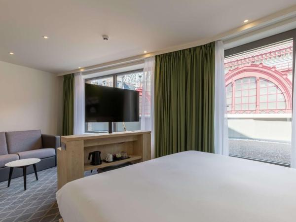 Hampton By Hilton Antwerp Central Station : photo 4 de la chambre chambre lit king-size avec canapé-lit