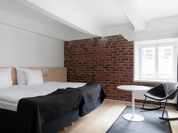 Original Sokos Hotel Villa Tampere : photo 2 de la chambre chambre lits jumeaux standard avec lit d'appoint