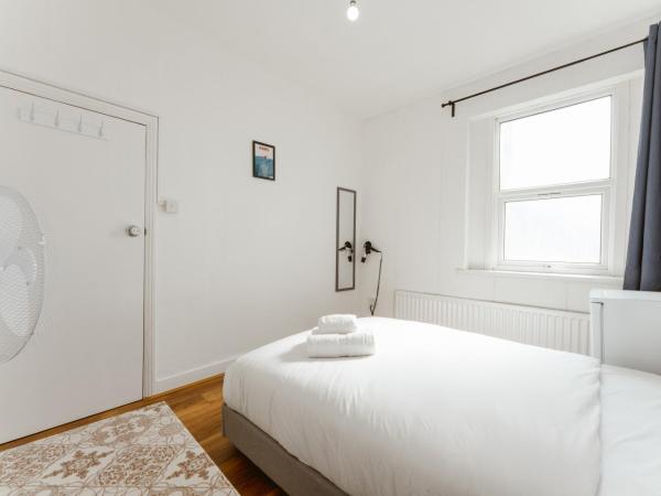 Leyton Comfy Double rooms -50 : photo 3 de la chambre chambre double avec salle de bains commune