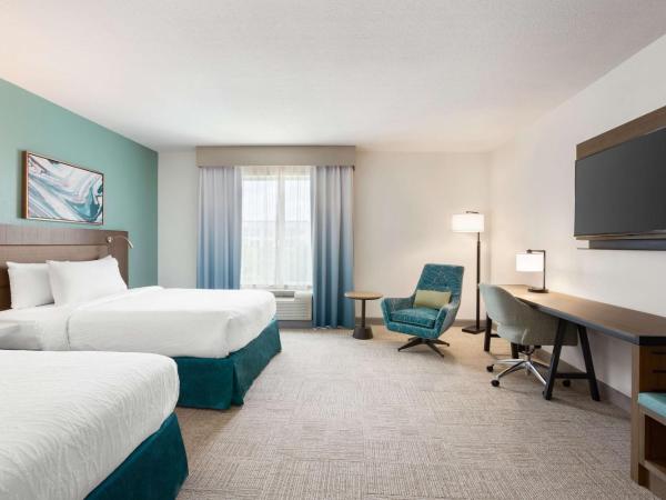 Hilton Garden Inn Houston Energy Corridor : photo 1 de la chambre chambre avec 2 lits queen-size et baignoire - adaptée aux personnes à mobilité réduite/malentendantes