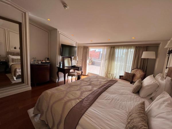 Arcade Hotel Istanbul : photo 2 de la chambre chambre lit king-size avec balcon