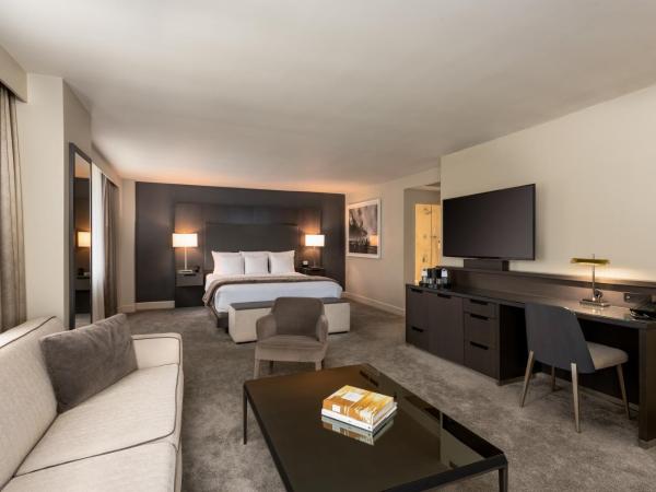 The Benson Portland, Curio Collection by Hilton : photo 6 de la chambre studio lit king-size - vue sur ville