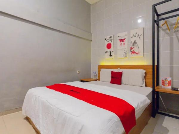 RedDoorz @ Manukan Surabaya : photo 6 de la chambre chambre double