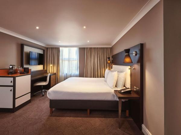 DoubleTree by Hilton London Ealing : photo 1 de la chambre suite junior lit king-size