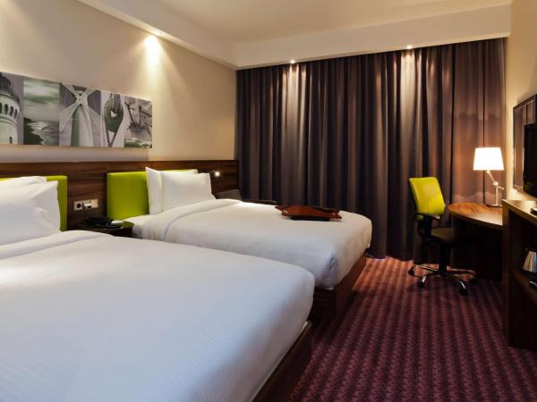Hampton by Hilton Świnoujscie : photo 2 de la chambre chambre lits jumeaux