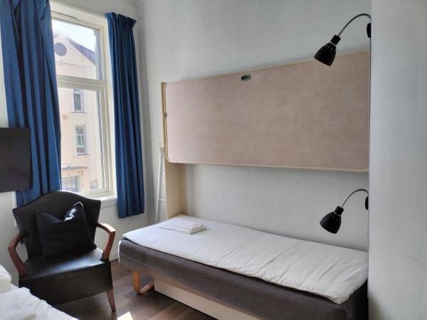 Sjøgløtt Gjestgiveri : photo 2 de la chambre chambre familiale