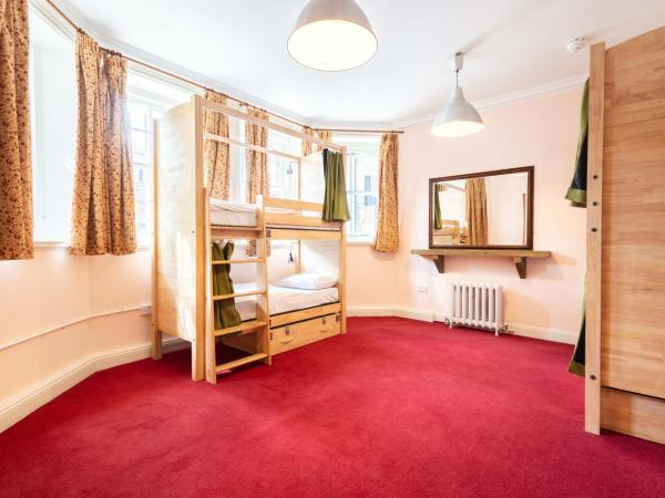 Palmers Lodge Swiss Cottage : photo 1 de la chambre lit dans dortoir mixte de 10 lits