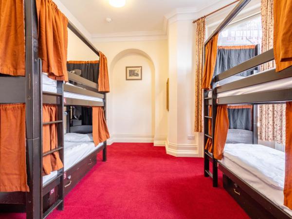 Palmers Lodge Swiss Cottage : photo 4 de la chambre lit dans dortoir mixte de 6 lits