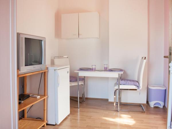 Apartments & Rooms Darrer : photo 5 de la chambre chambre double avec balcon