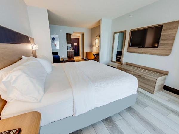 Holiday Inn Express Hotel & Suites Ohio State University- OSU Medical Center, an IHG Hotel : photo 6 de la chambre chambre lit king-size standard avec canapé-lit - non-fumeurs