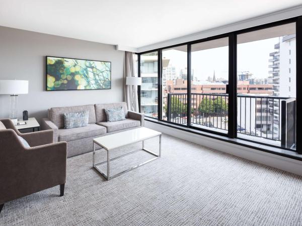 DoubleTree by Hilton Hotel & Suites Victoria : photo 3 de la chambre suite familiale