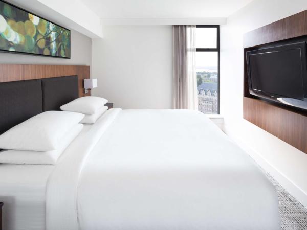 DoubleTree by Hilton Hotel & Suites Victoria : photo 7 de la chambre suite 2 chambres avec balcon