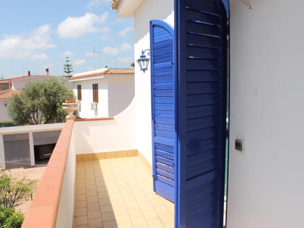 B&B Le Saline : photo 3 de la chambre chambre quadruple avec salle de bains