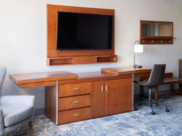 Four Points by Sheraton Victoria Gateway : photo 4 de la chambre suite junior avec 2 lits queen-size