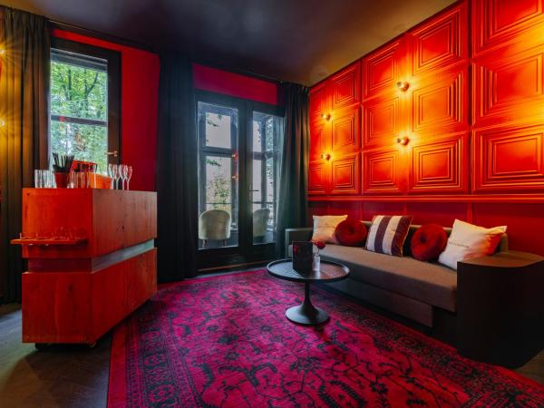 SUPPER Hotel : photo 3 de la chambre suite bar rouge