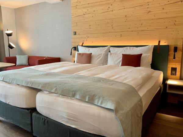 Hotel Interlaken : photo 8 de la chambre chambre familiale avec balcon