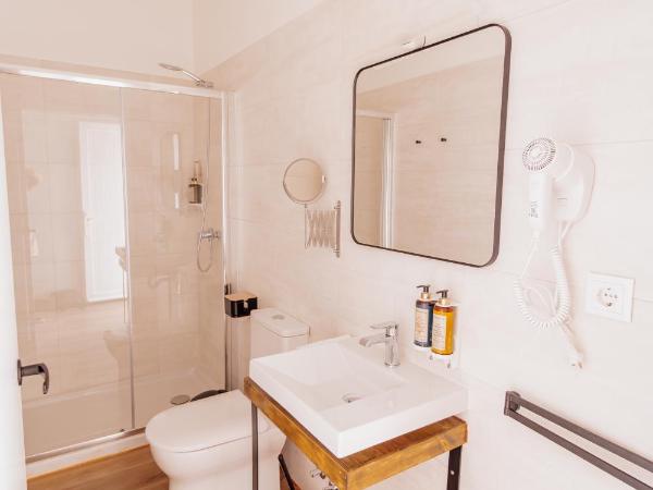 Dear Faro - Guest House : photo 8 de la chambre chambre double avec salle de bains privative