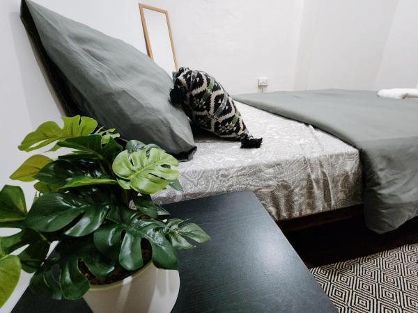 Upspot Kuching Waterfront Premium Hostel : photo 5 de la chambre chambre double Économique