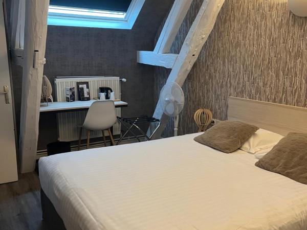 Hôtel De Troyes : photo 8 de la chambre chambre double confort