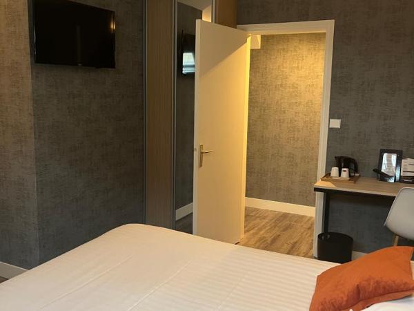 Hôtel De Troyes : photo 4 de la chambre chambre triple confort