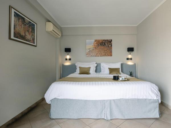 Akti Hotel Ioannina : photo 3 de la chambre chambre standard - vue latérale sur lac