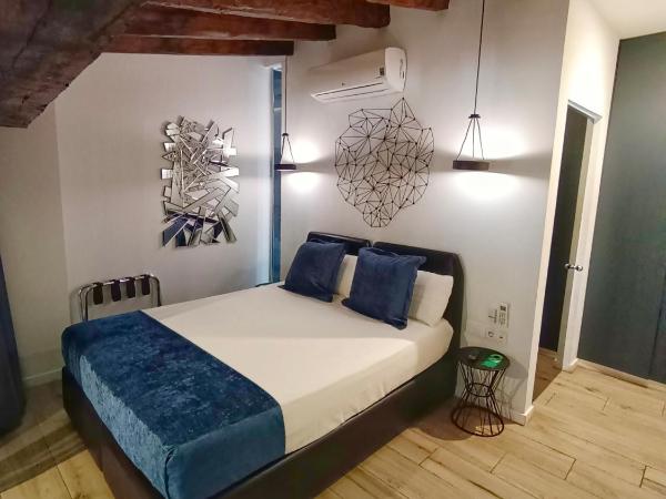 Hotel El Siglo : photo 4 de la chambre suite junior avec baignoire spa et terrasse privée