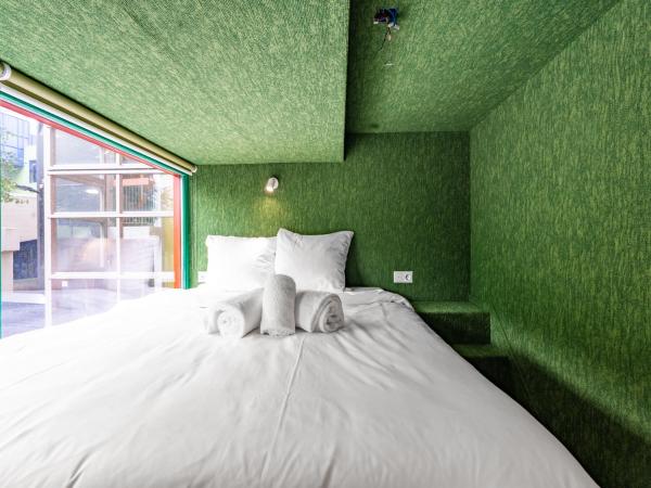 Hotel Not Hotel Rotterdam : photo 6 de la chambre party room (shared bathroom)