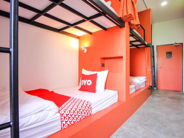Super OYO 426 All Day Hostel at Sukhmvit : photo 9 de la chambre dortoir pour femmes de 10 lits