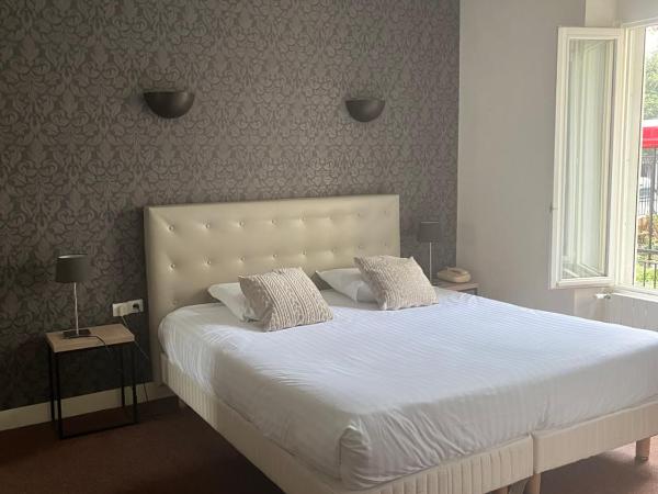 Hôtel De Troyes : photo 3 de la chambre chambre double standard