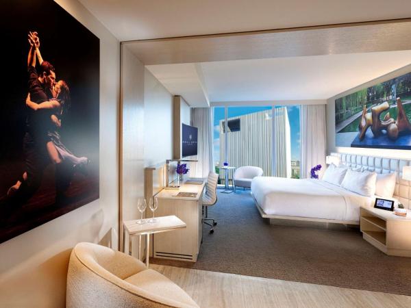 HALL Arts Hotel Dallas, Curio Collection by Hilton : photo 1 de la chambre chambre lit king-size premium - adaptée aux personnes malentendantes