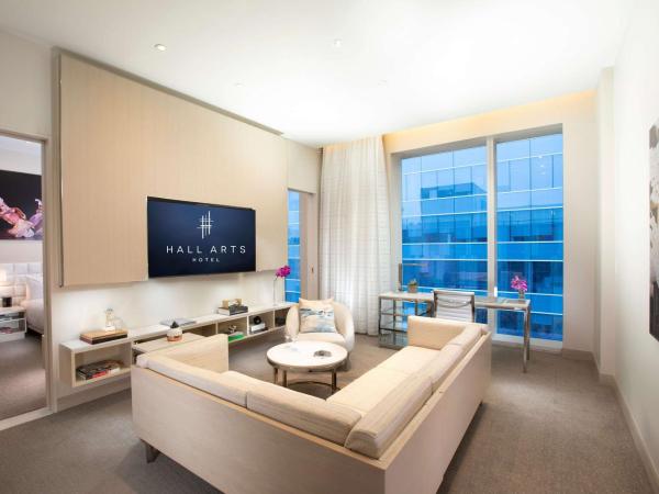 HALL Arts Hotel Dallas, Curio Collection by Hilton : photo 4 de la chambre suite 1 chambre lit king-size