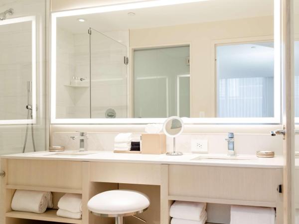 HALL Arts Hotel Dallas, Curio Collection by Hilton : photo 1 de la chambre chambre lit king-size