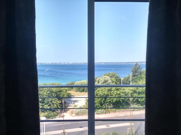Thalasso Concarneau Spa Marin Resort : photo 5 de la chambre chambre double ou lits jumeaux supérieure avec vue latérale sur la mer