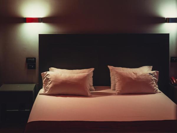 Pines Hotel : photo 3 de la chambre chambre double deluxe avec balcon