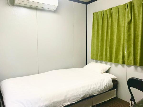 NOW TRAVEL ShinOsaka : photo 1 de la chambre chambre simple avec salle de bains commune
