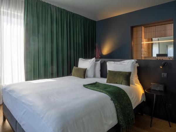 U Eat & Sleep Antwerp : photo 9 de la chambre chambre double deluxe avec douche à effet pluie