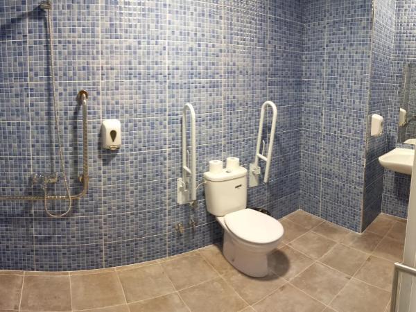 New Hortaleza Coliving : photo 5 de la chambre chambre double avec salle de bains privative