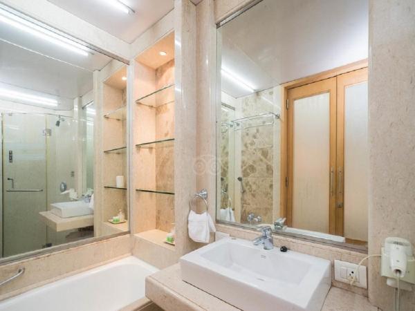 Regent Hotel : photo 8 de la chambre chambre lit king-size deluxe